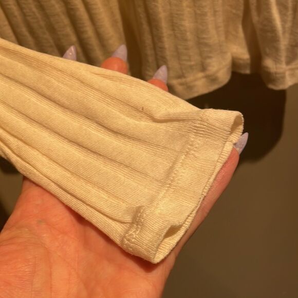 Vince. Rib crew neck top in bone still in stores Nwot large - Picture 9 of 9